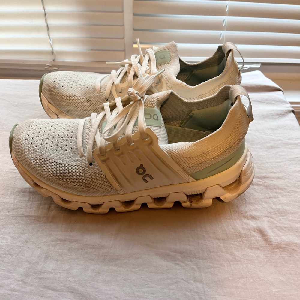 ON running On cloud cloudswift running athletic shoes women’s size 7 white green - Picture 3 of 12